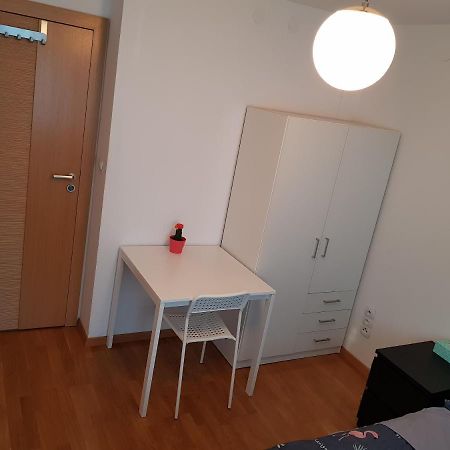Mirrorroom Pl Citycenter Warszawa Exteriör bild